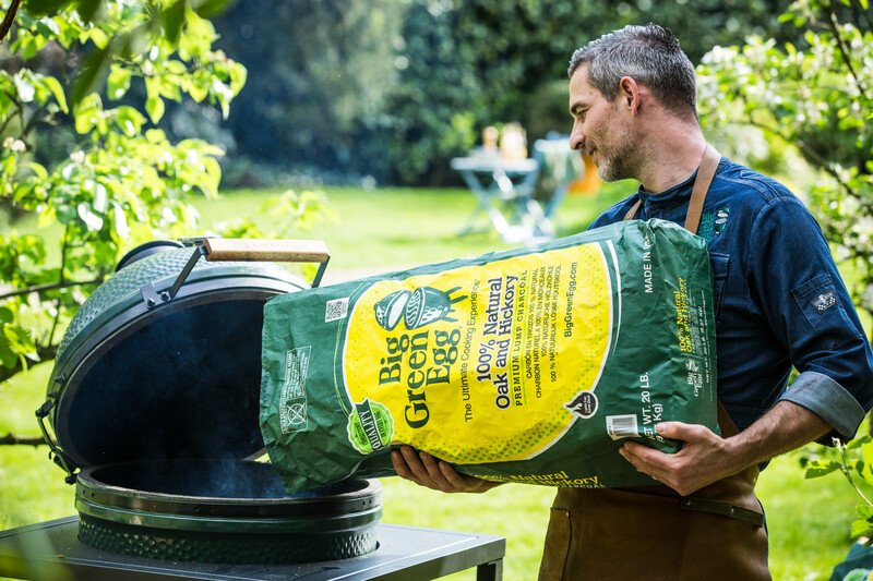 faszén feltöltés kamado sütő big green egg