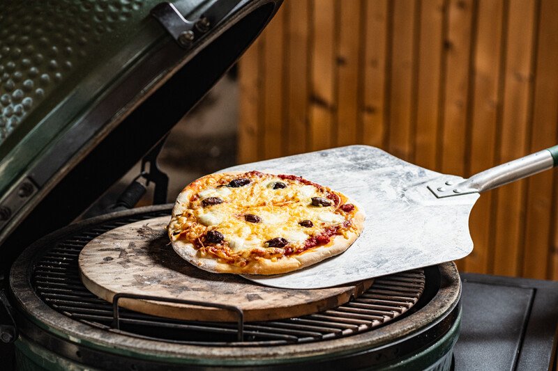 pizza sütés kamado sütőben