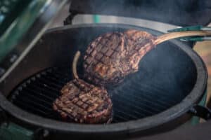 Tomahawk Steak Recept: Tökéletes Steak Lépésről Lépésre – Ízek és Technikák