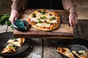 Tökéletes pizza sütése a Big Green Eggben – 4 összetevővel