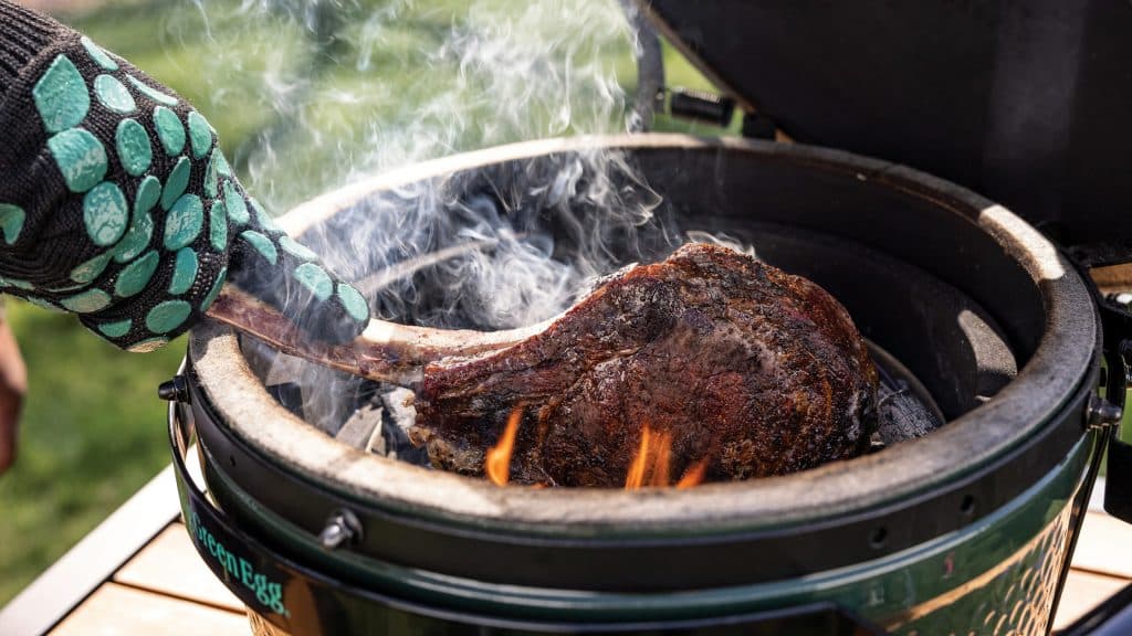 A nagy Big Green Egg bakancslista: 5 technika, amivel mesterszintre emelheted a sütést